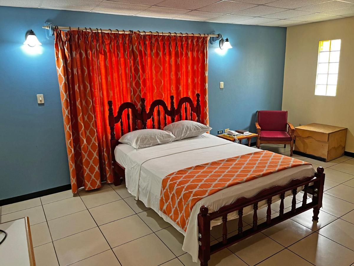 Sundeck Suites Boissiere Village エクステリア 写真