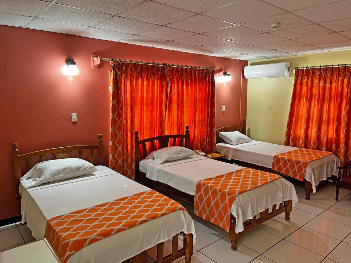 Sundeck Suites Boissiere Village エクステリア 写真